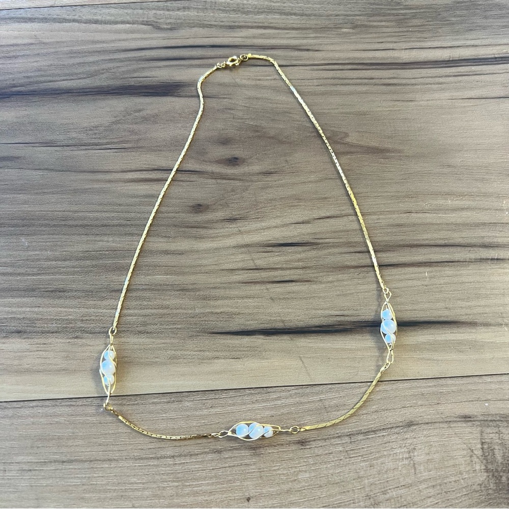 Gold necklace with‎ enclosed pearls 18 in length artistic organic